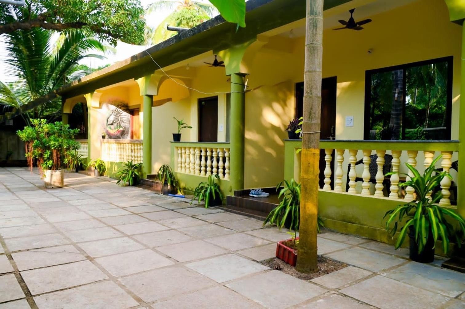 One Love Guest House Morjim Exteriér fotografie